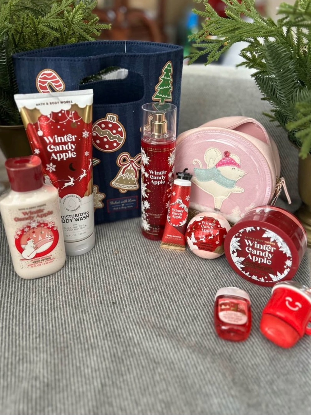 Bath & Body Works Winter Candy Apple Gift Set